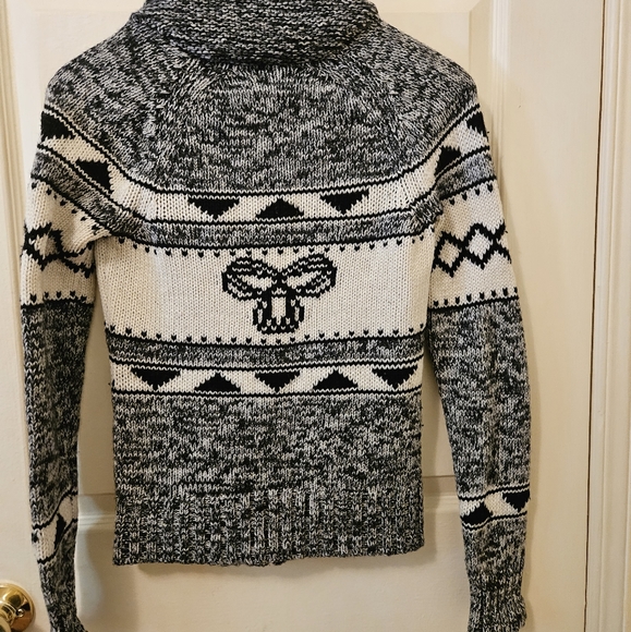 TNA Cardigan - Picture 2 of 3